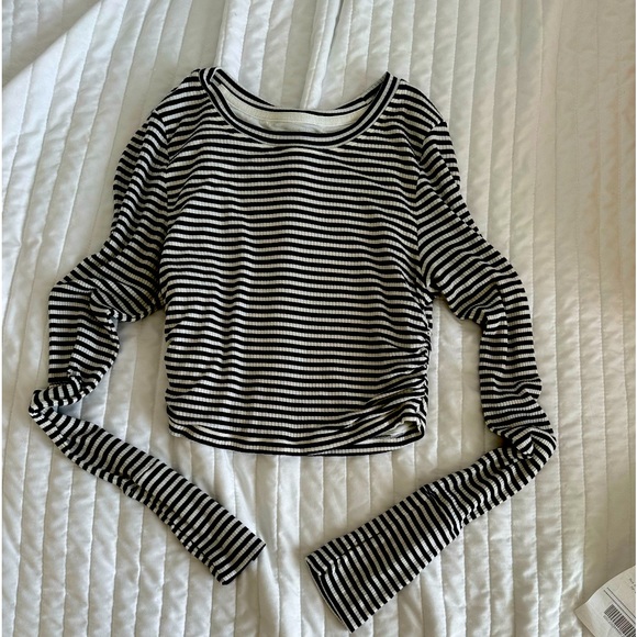 Aerie long sleeve in small - Picture 1 of 2